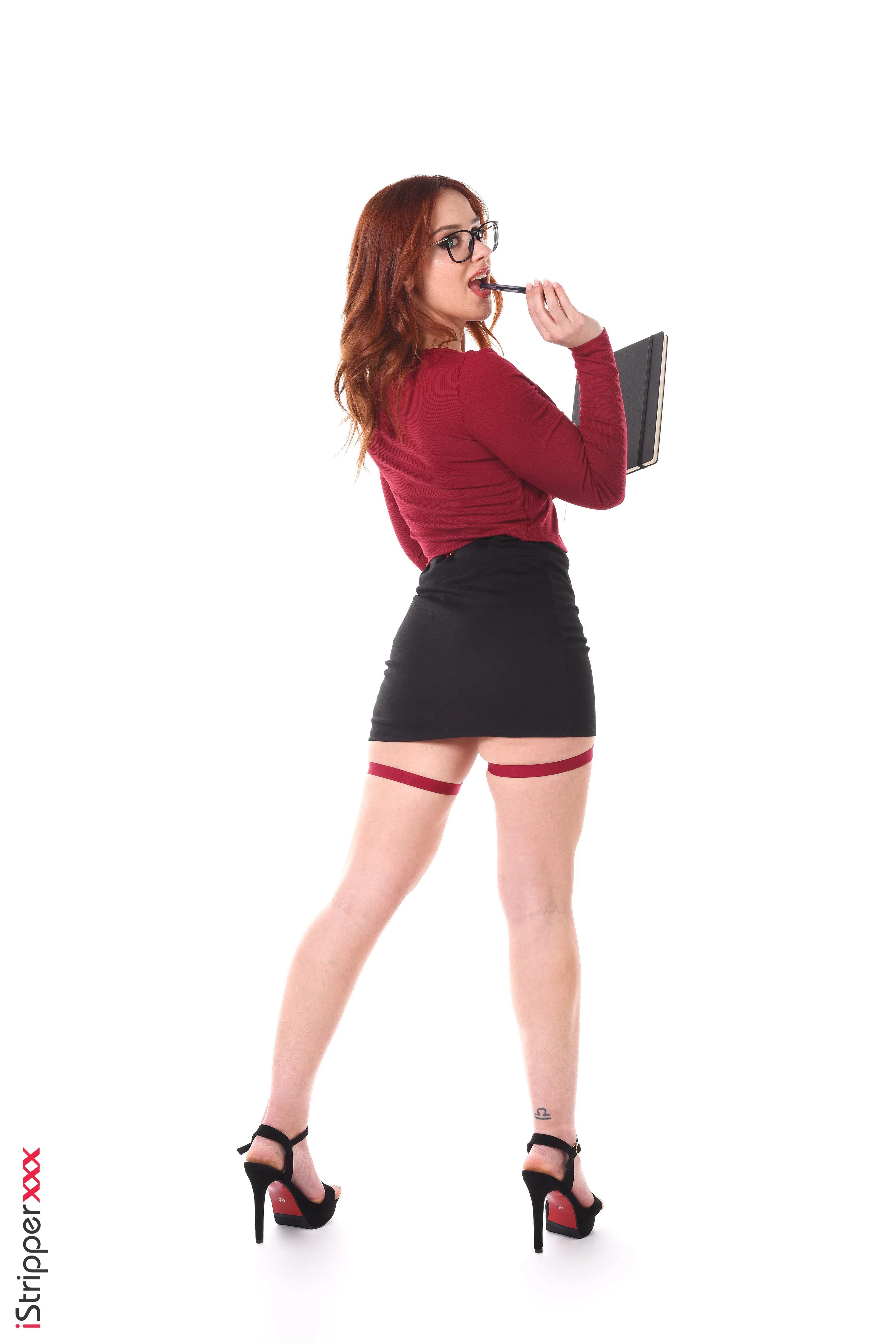 norah-juliette-istripper-188772 Of Page 1-2.webp
