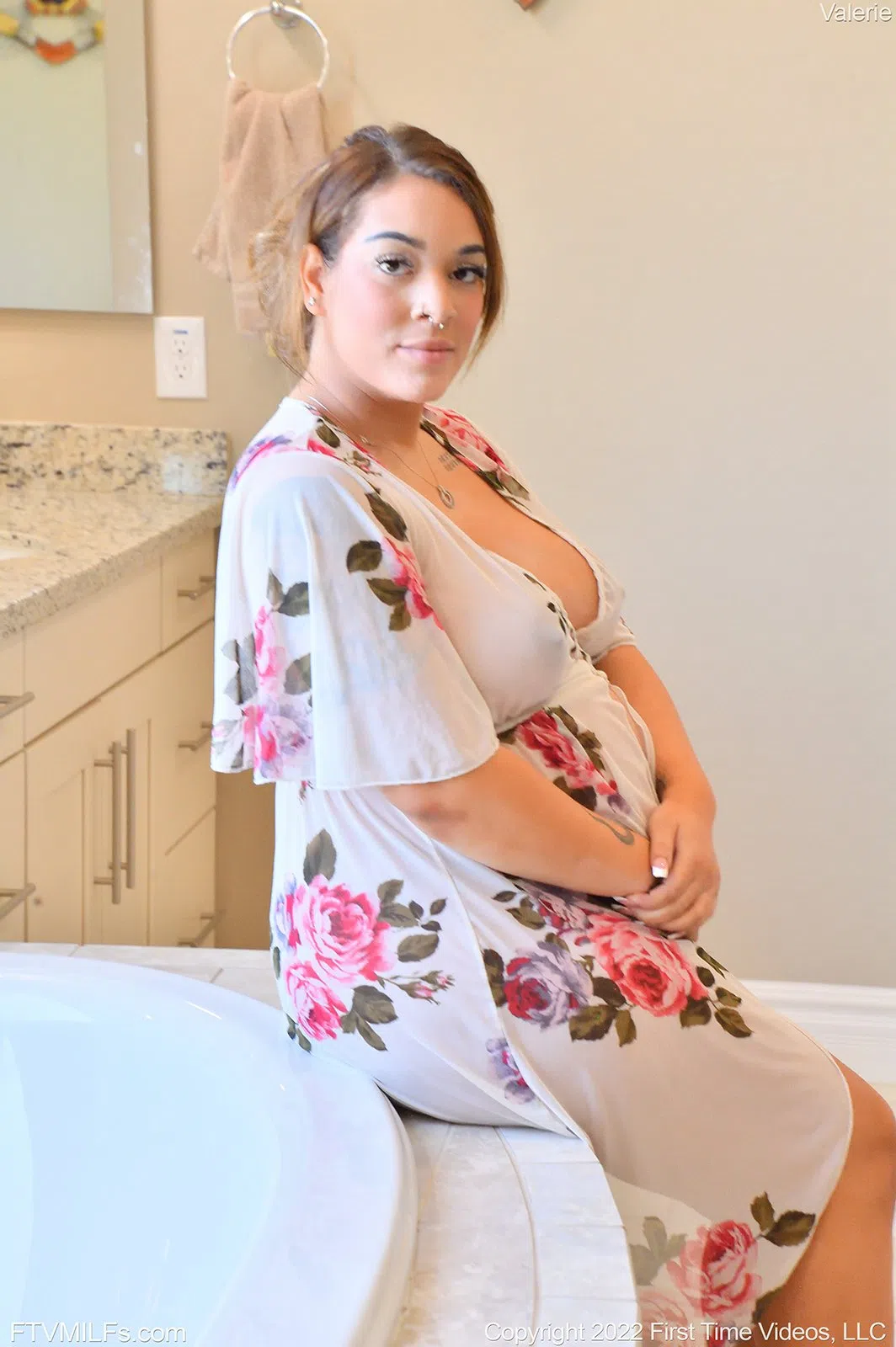 valerie-ftv-milfs-5-123966 Of Page 1-1.webp