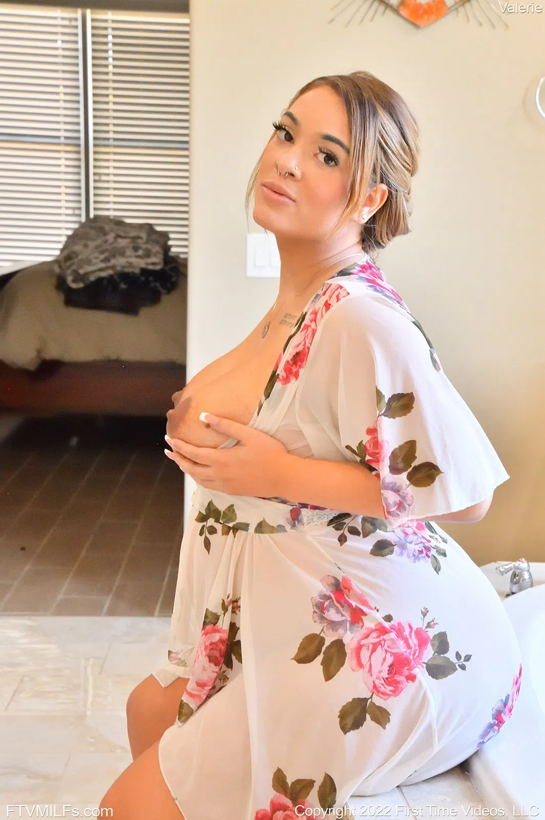 valerie-ftv-milfs-5-123966 Of Page 1-2.webp